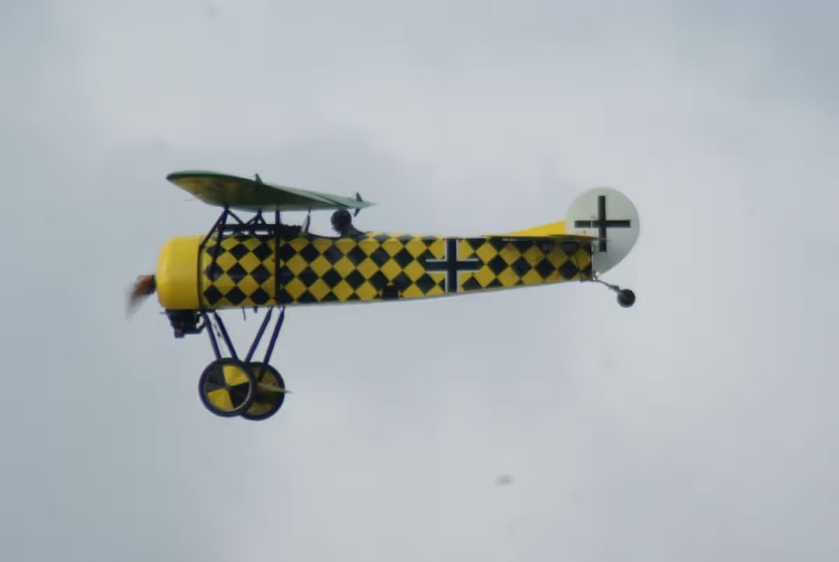 Unidentified — Single-engine aircraft