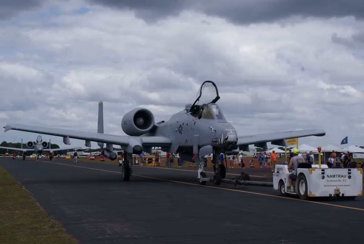 Unidentified — Twin-engine aircraft