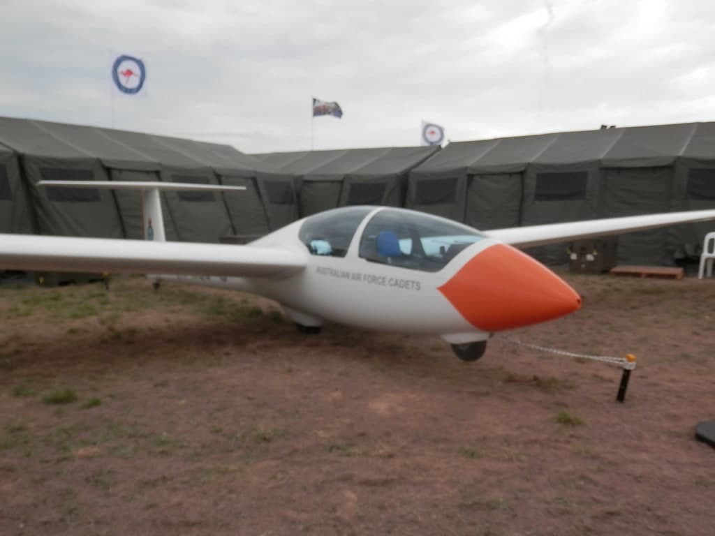 VH-NQU — Glider