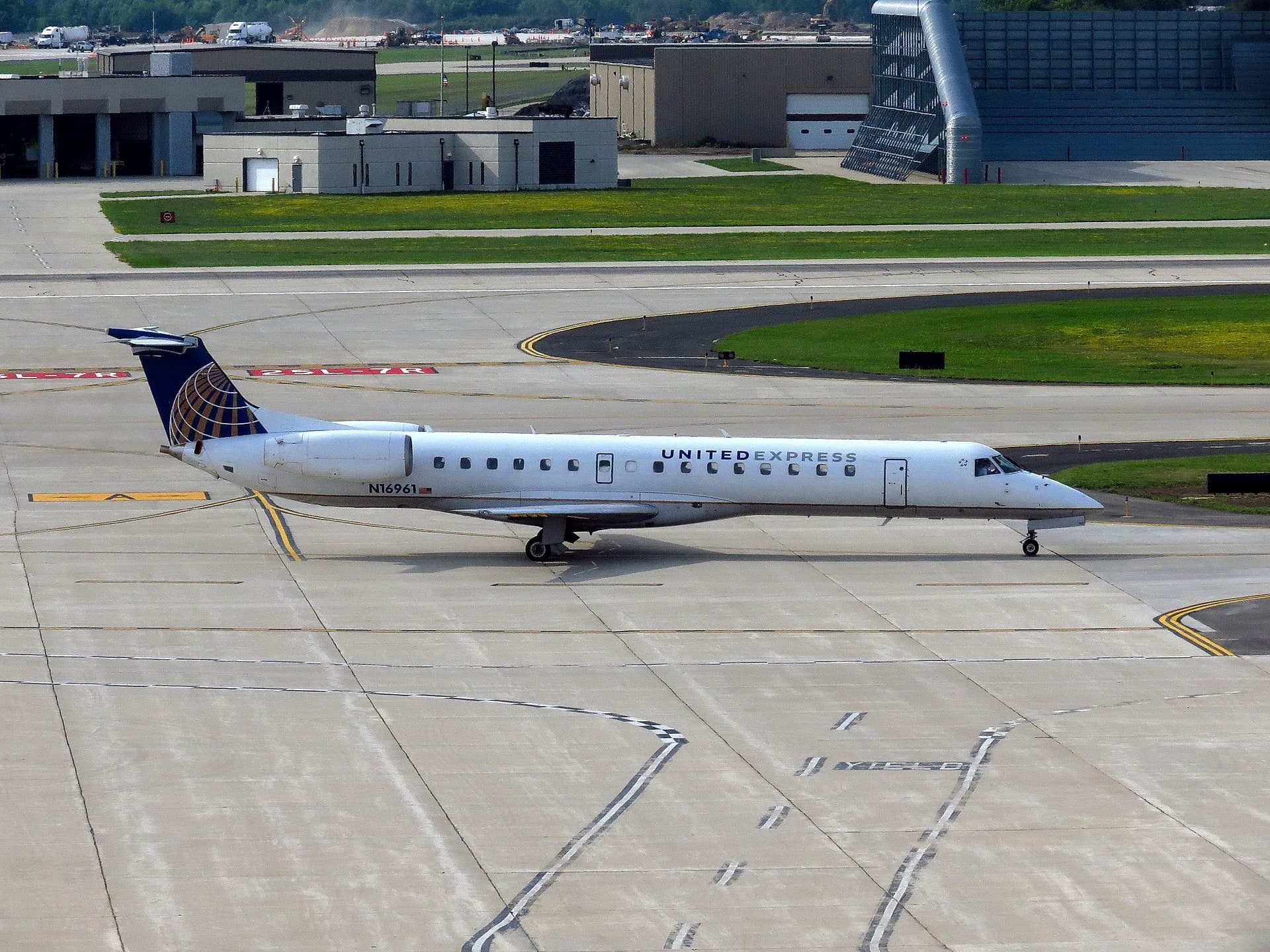 N16961 — Embraer