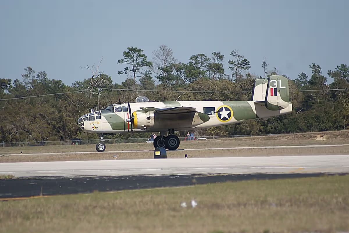 Unidentified — Twin-engine aircraft