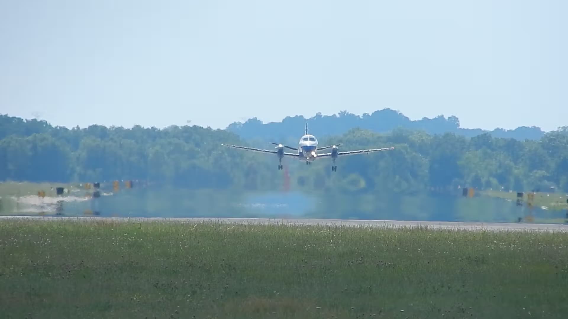 N220MJ — Twin-engine aircraft