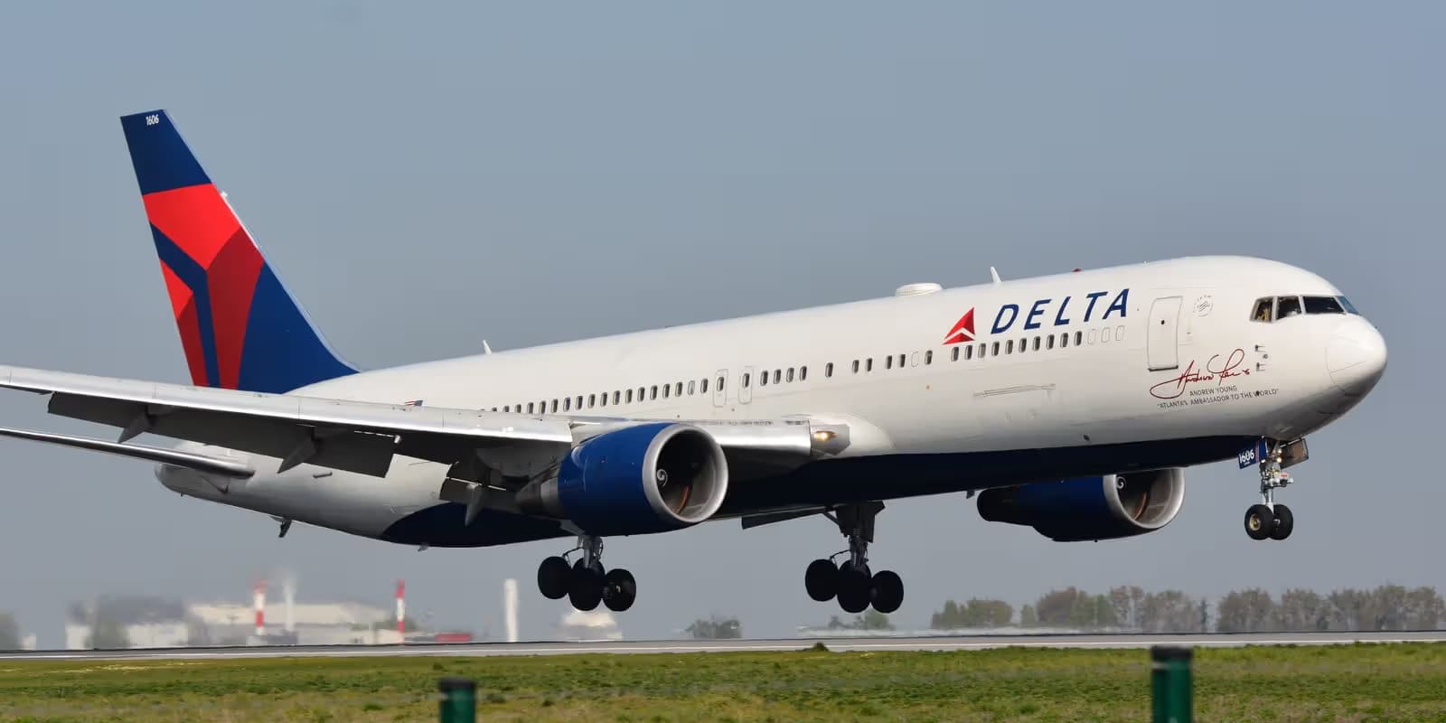 N16065 — Boeing