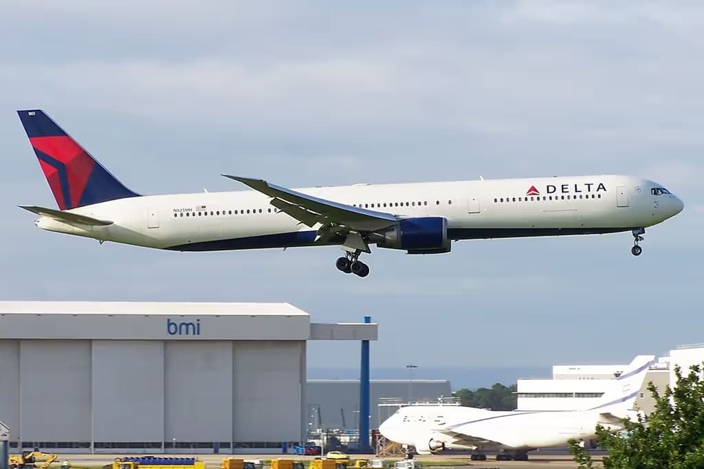 N825MH — Boeing