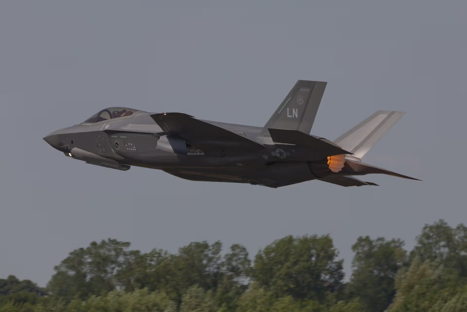 Unidentified — Lockheed