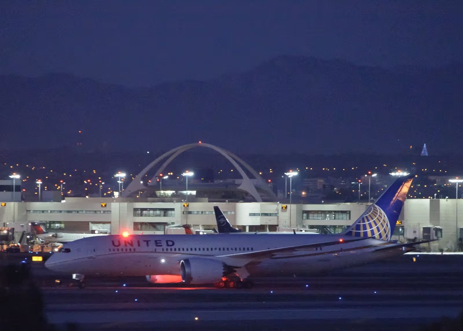 N26906 — Boeing