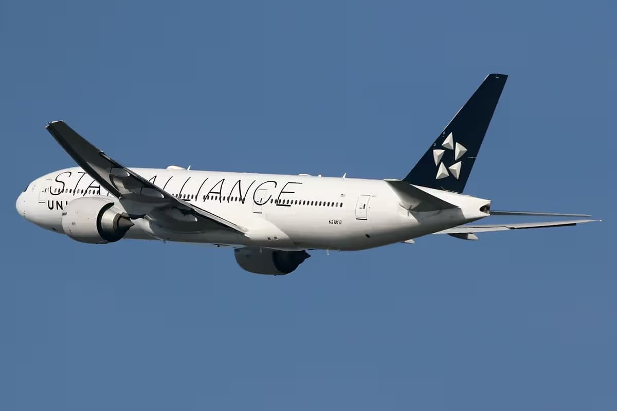 N78017 — Boeing