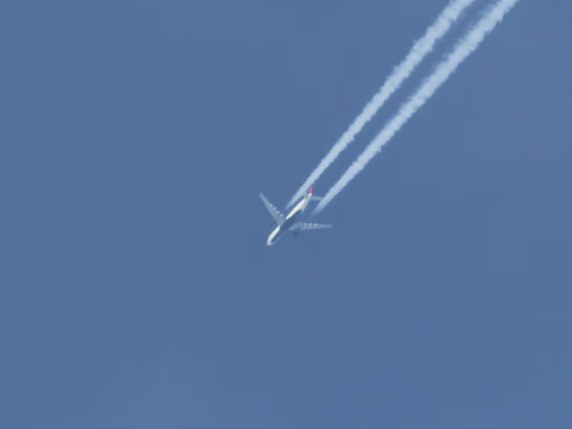 N816NW — Twin-engine aircraft