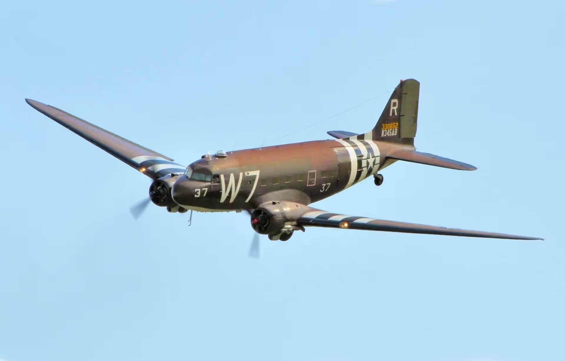N345AB — Douglas