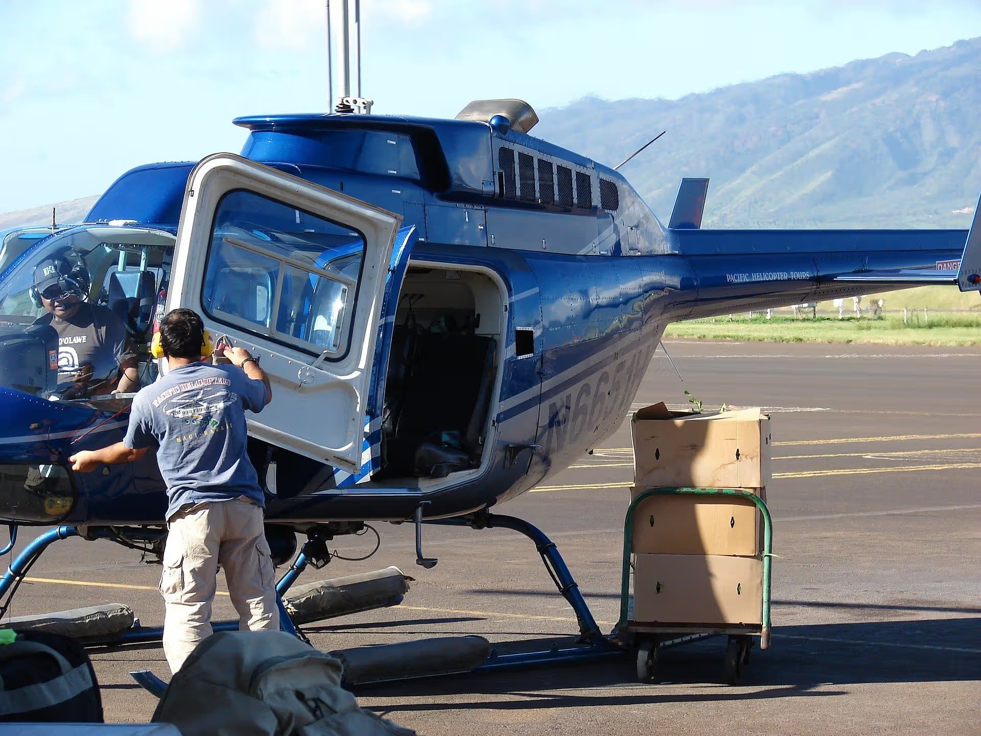 N6651H — Helicopter