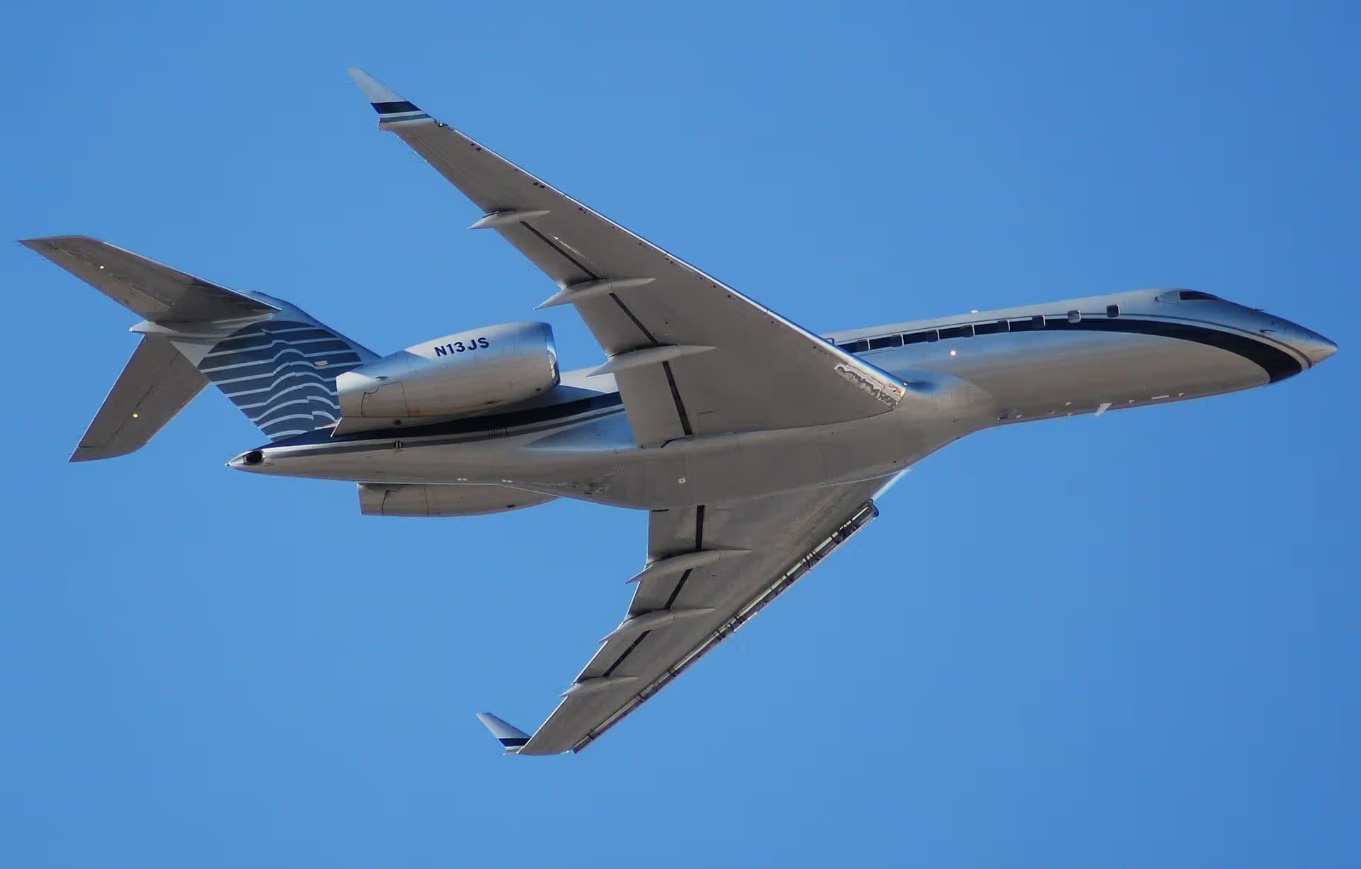 N13JS — Business jet