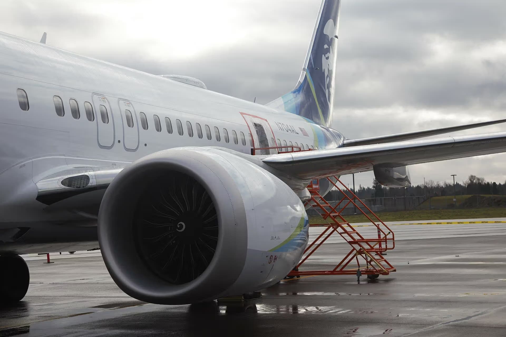 N704AL — Boeing