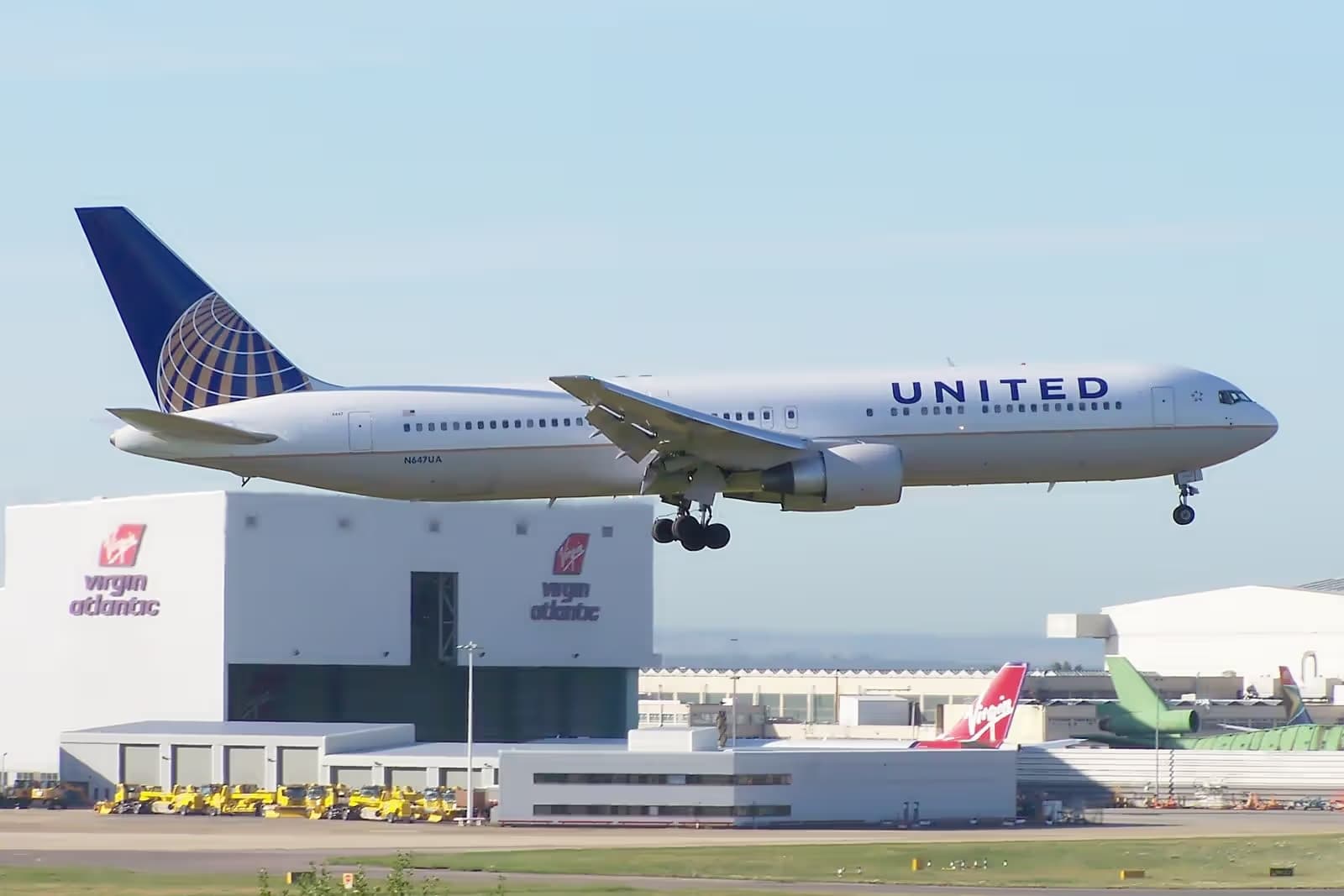 N647UA — Boeing