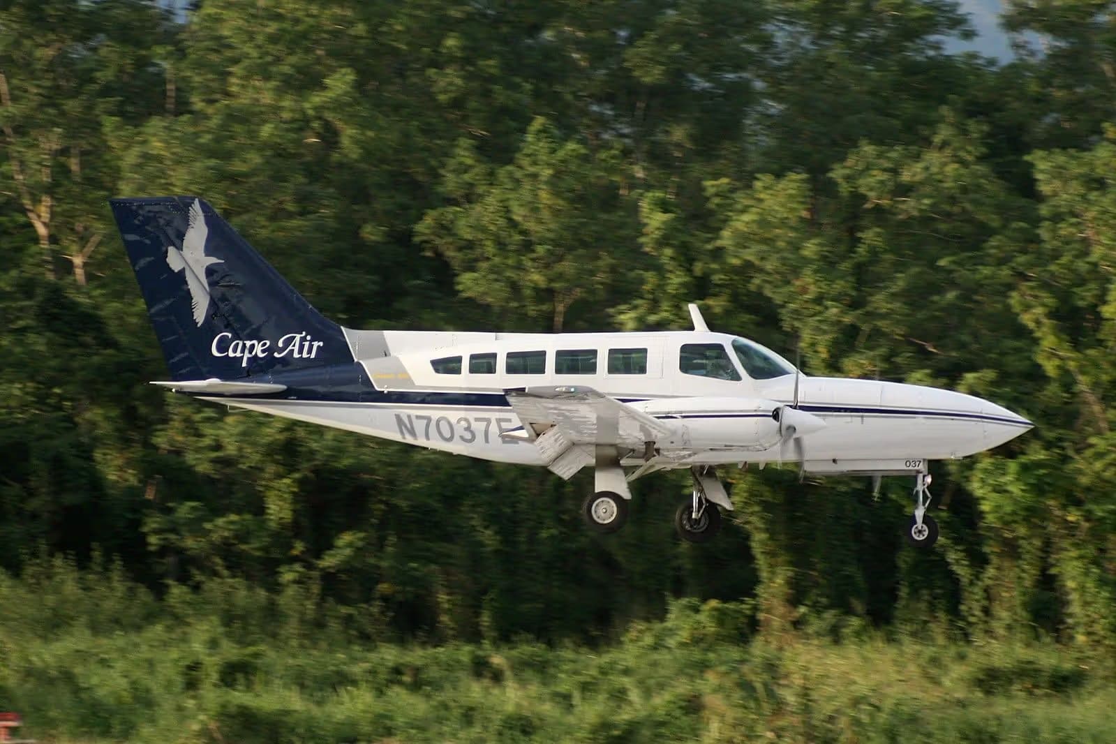 N7037E — Cessna