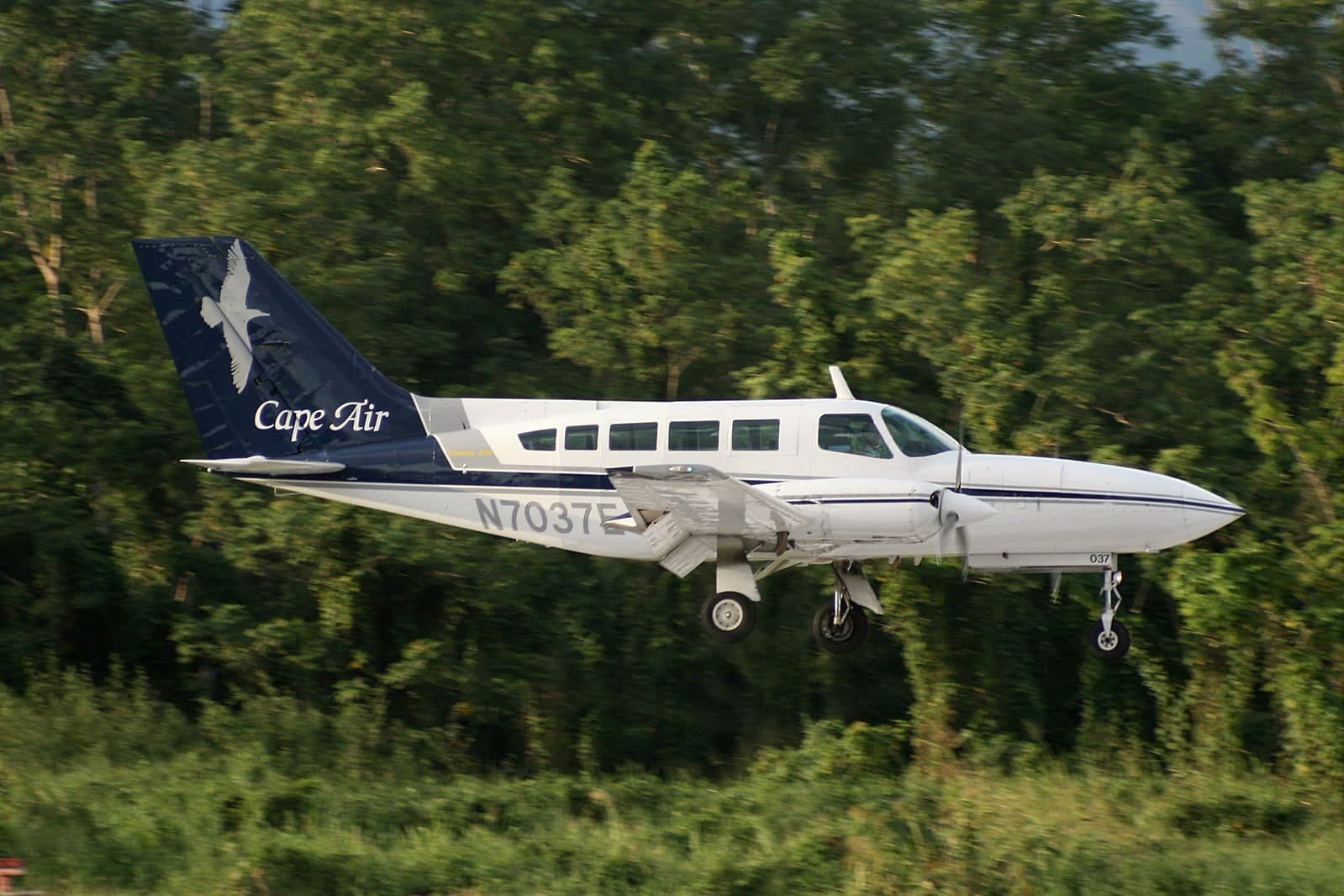 N7037E — Cessna