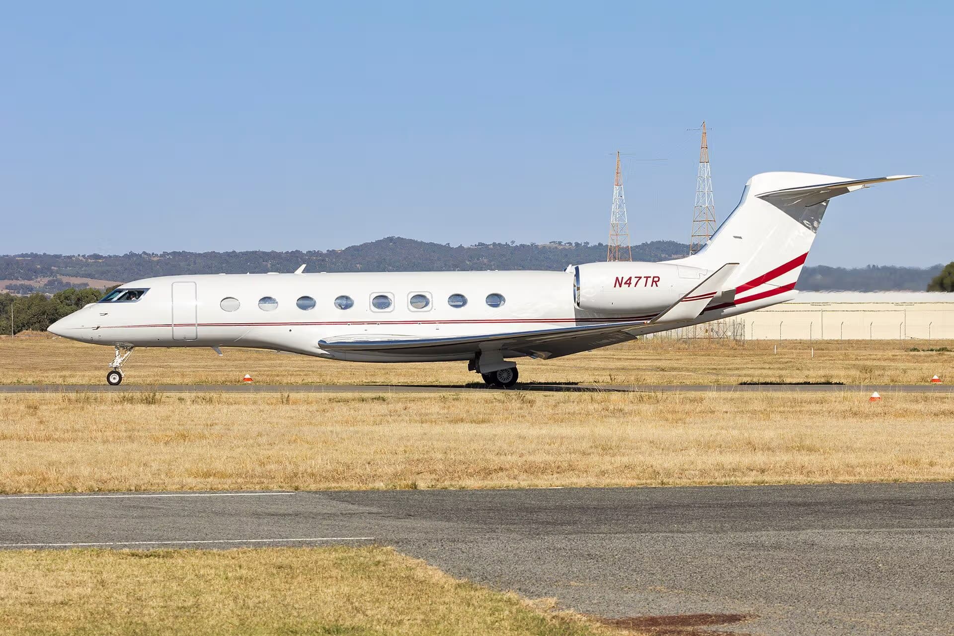 N47TR — Business jet at Wagga Wagga Airport