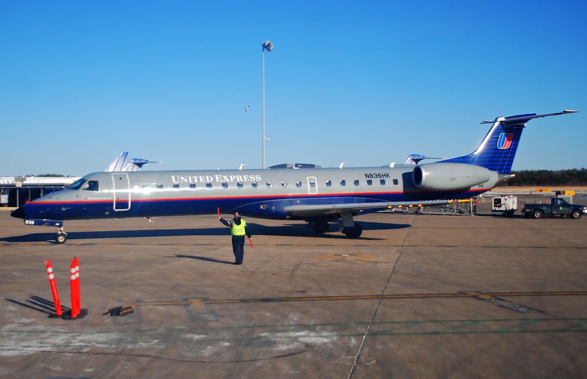 N836HK — Embraer