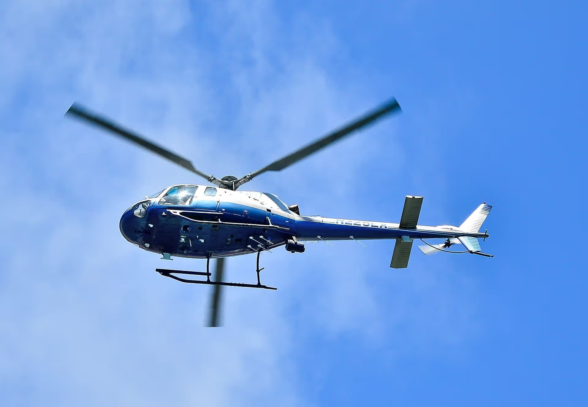 N225LA — Airbus