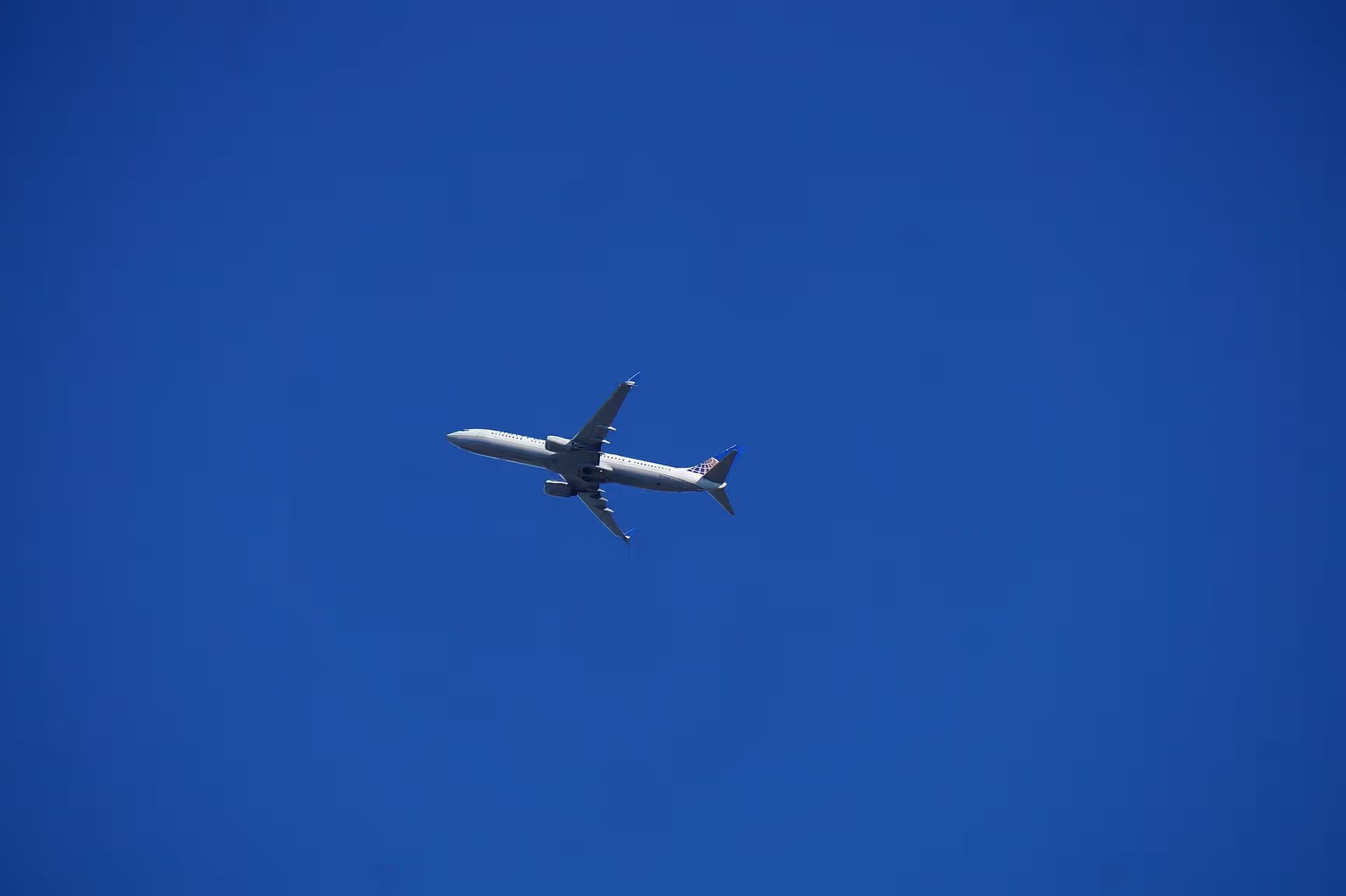 N73445 — Twin-engine aircraft