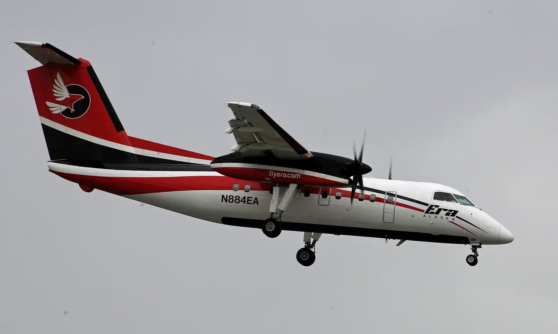 N884EA — Twin-engine aircraft