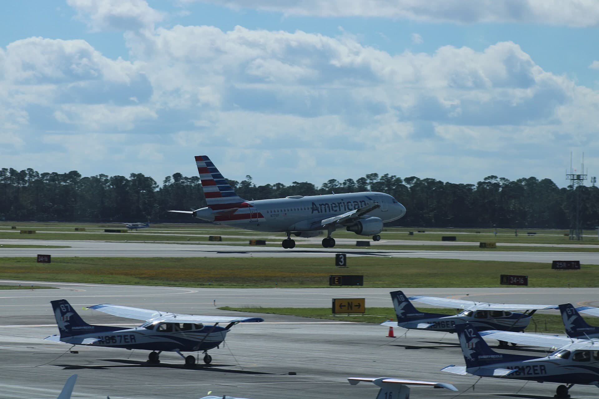 N771XF — Twin-engine aircraft