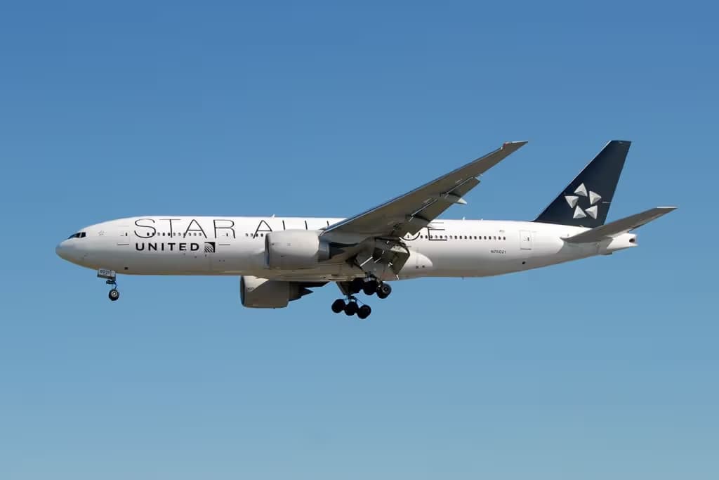 N76021 — Boeing