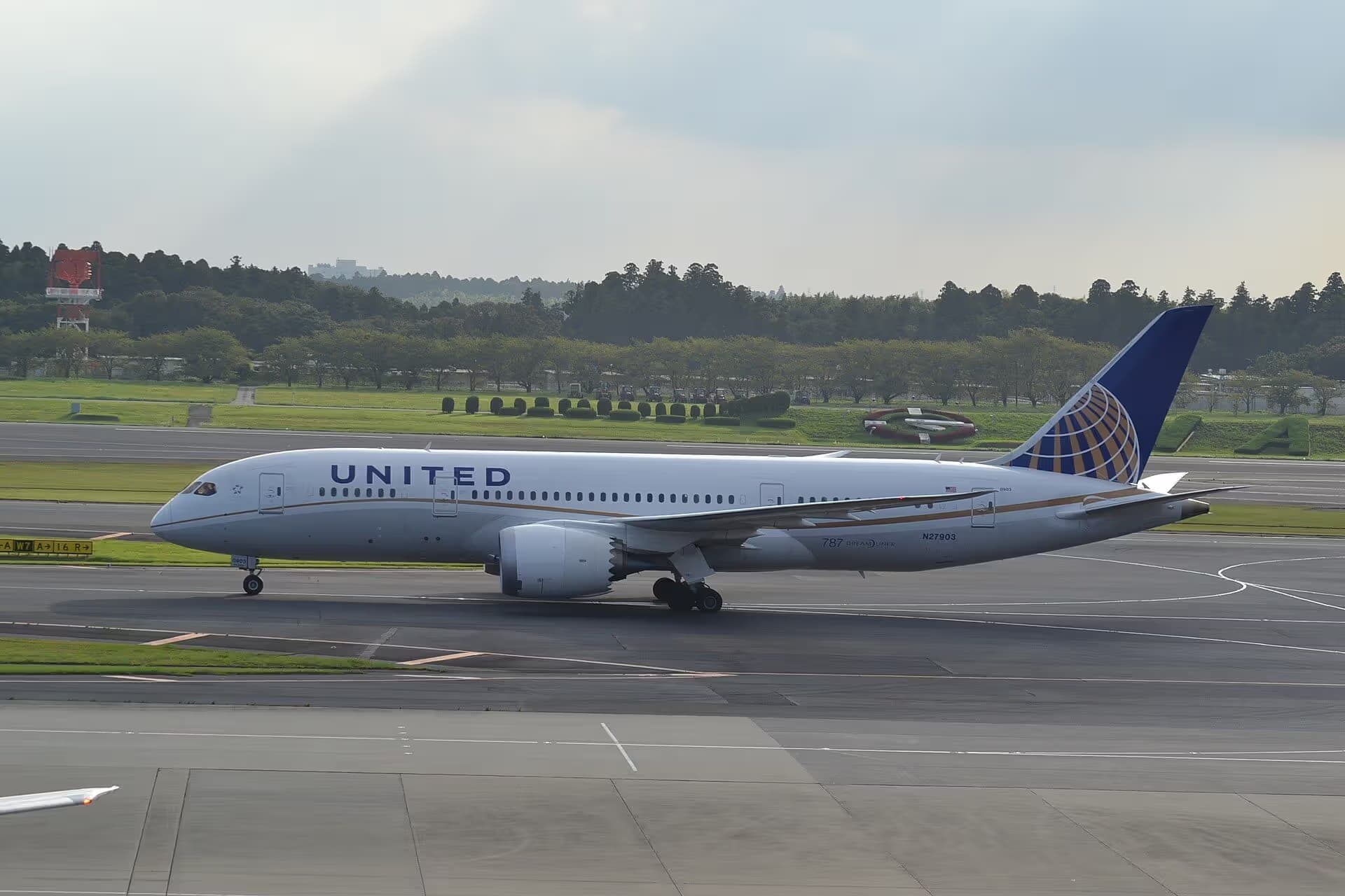 N27903 — Boeing