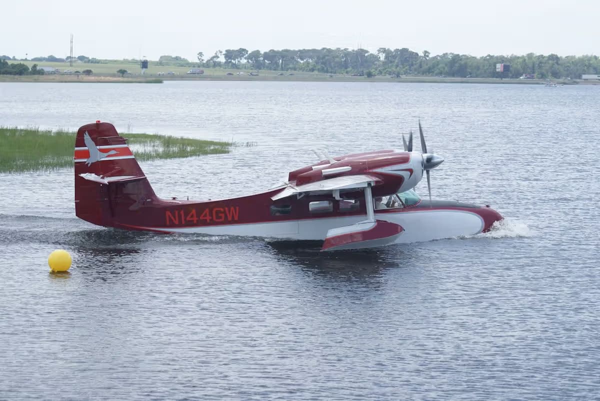 N144GW — Twin-engine aircraft