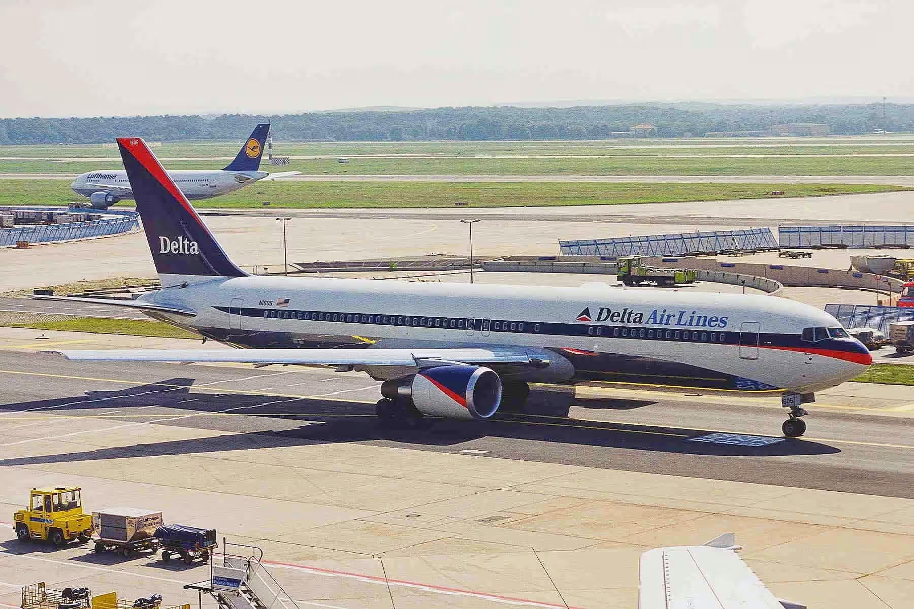 N1605 — Boeing