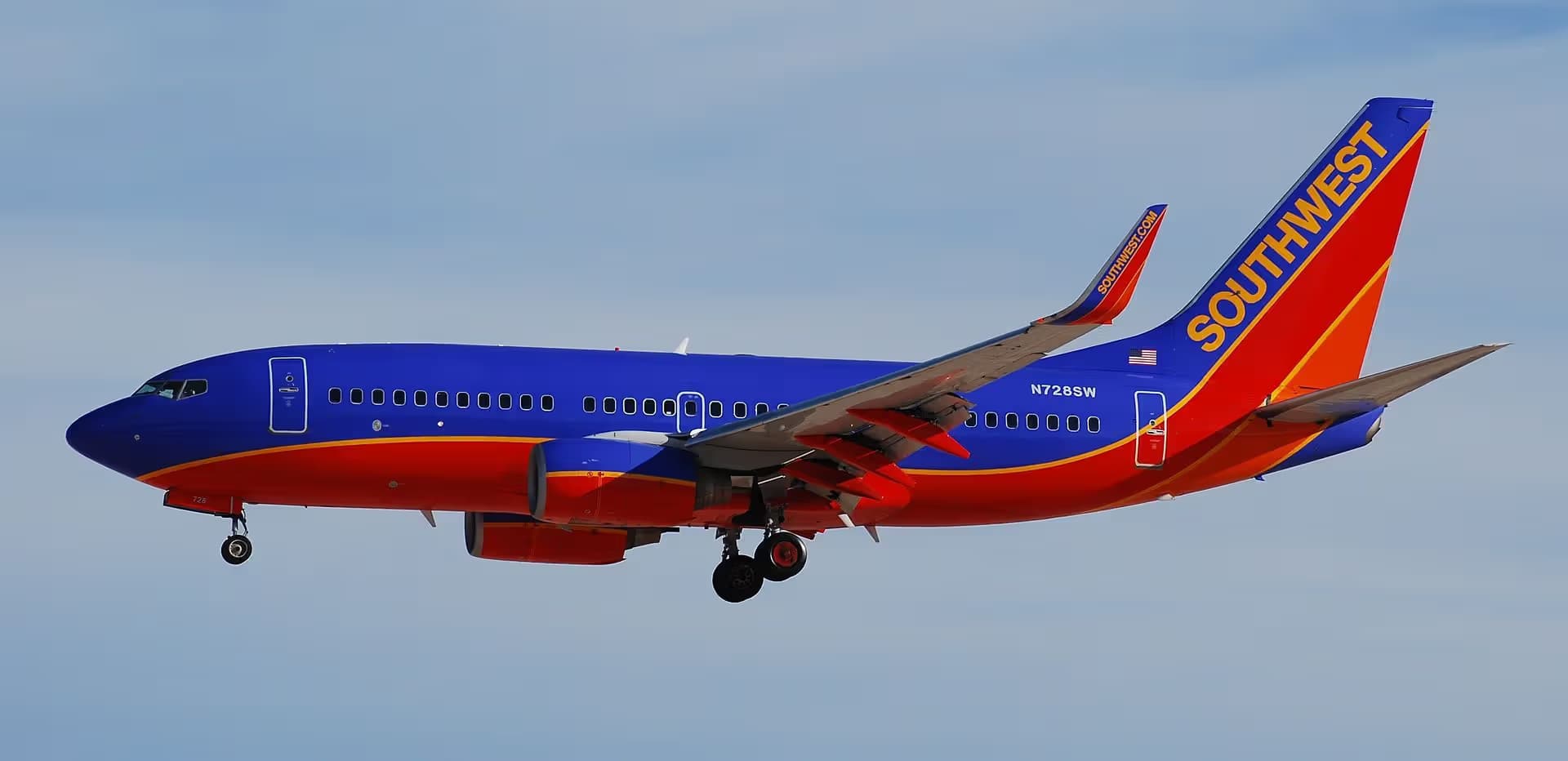 N728SW — Twin-engine aircraft