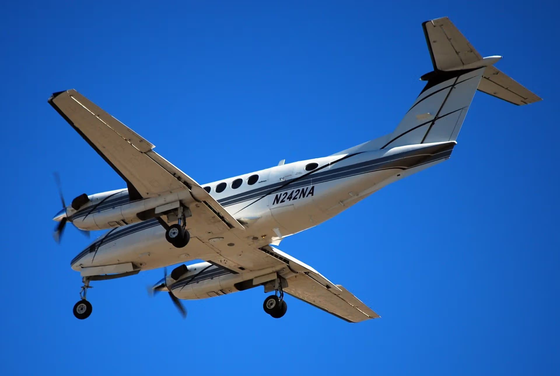 N242NA — Beechcraft