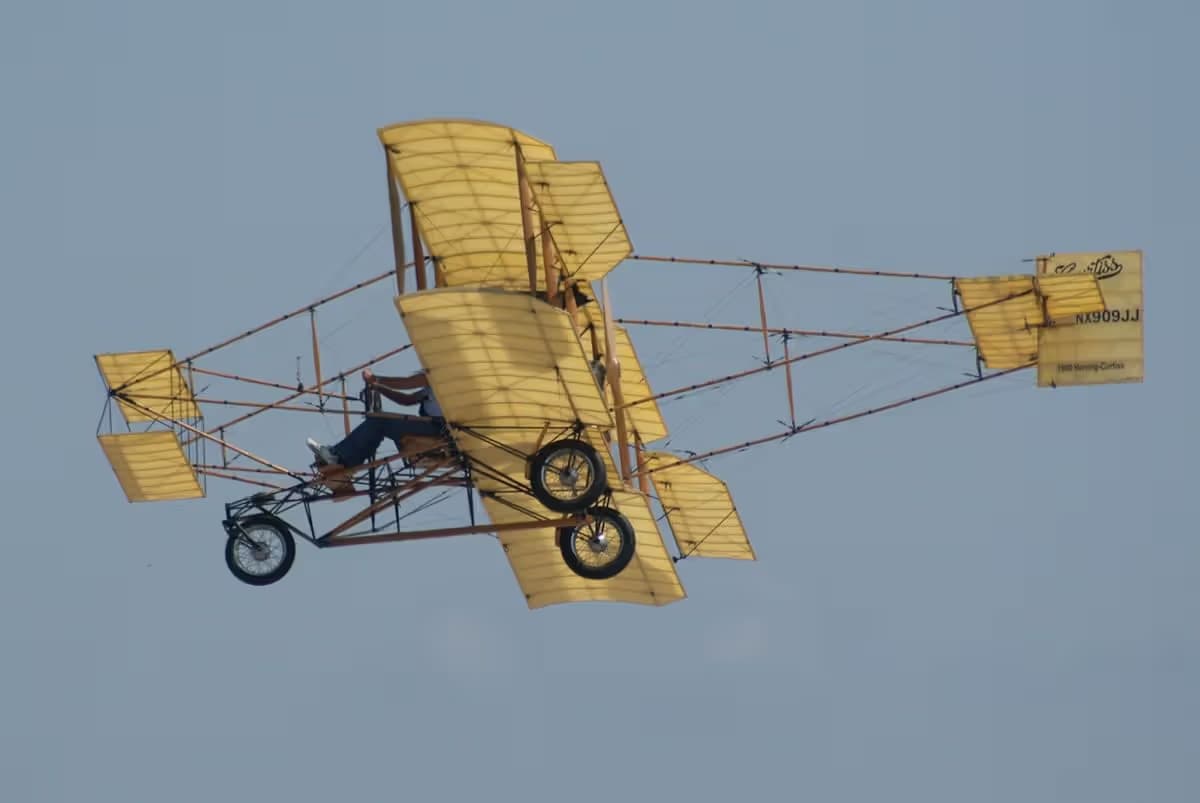 Unidentified — Aircraft