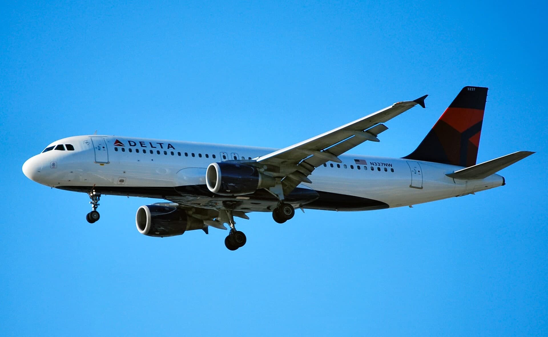 N337NW — Airbus