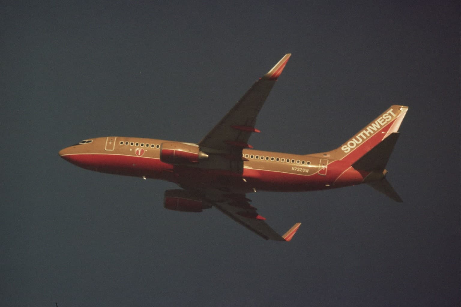 N732SW — Twin-engine aircraft