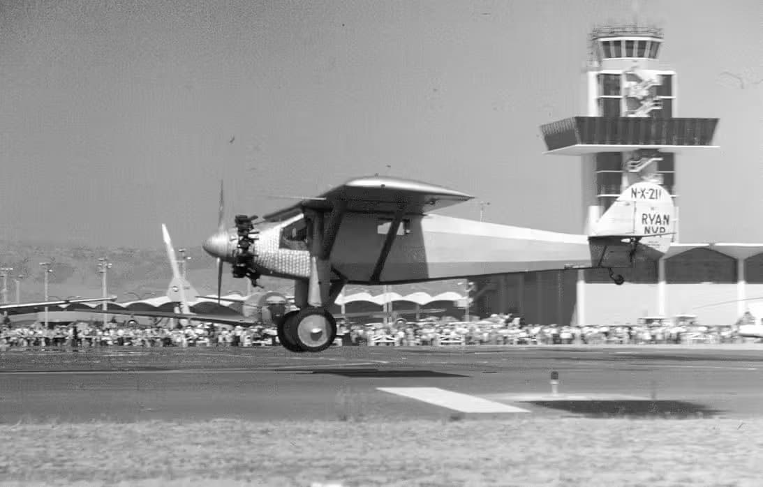 Unidentified — Single-engine aircraft