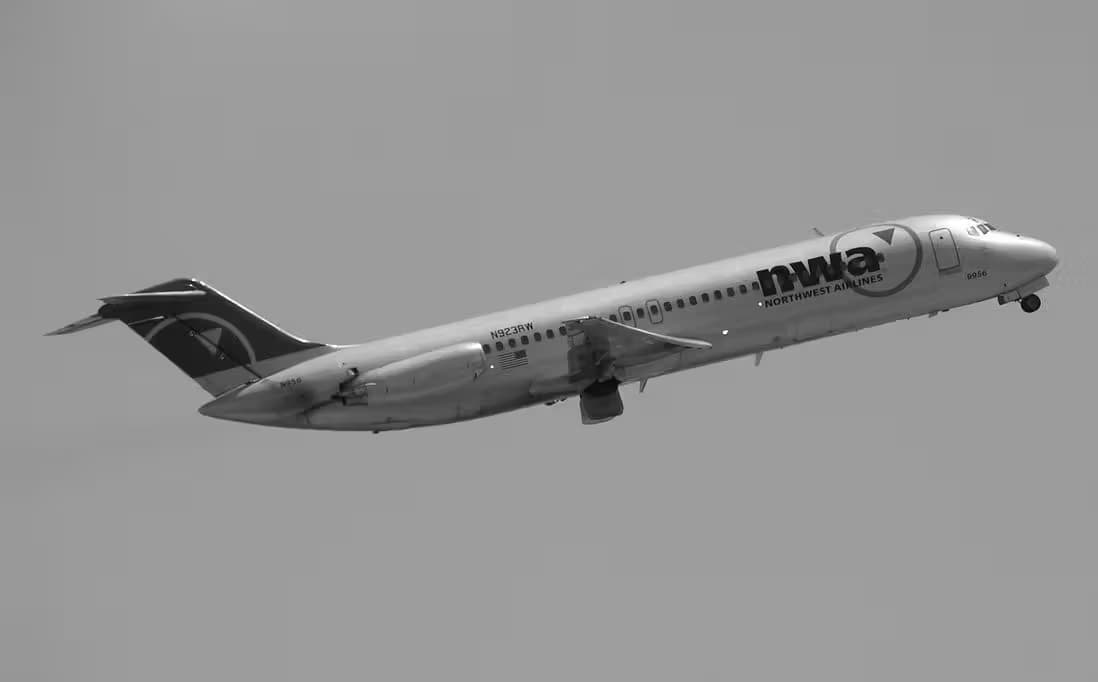 N923RW — Douglas