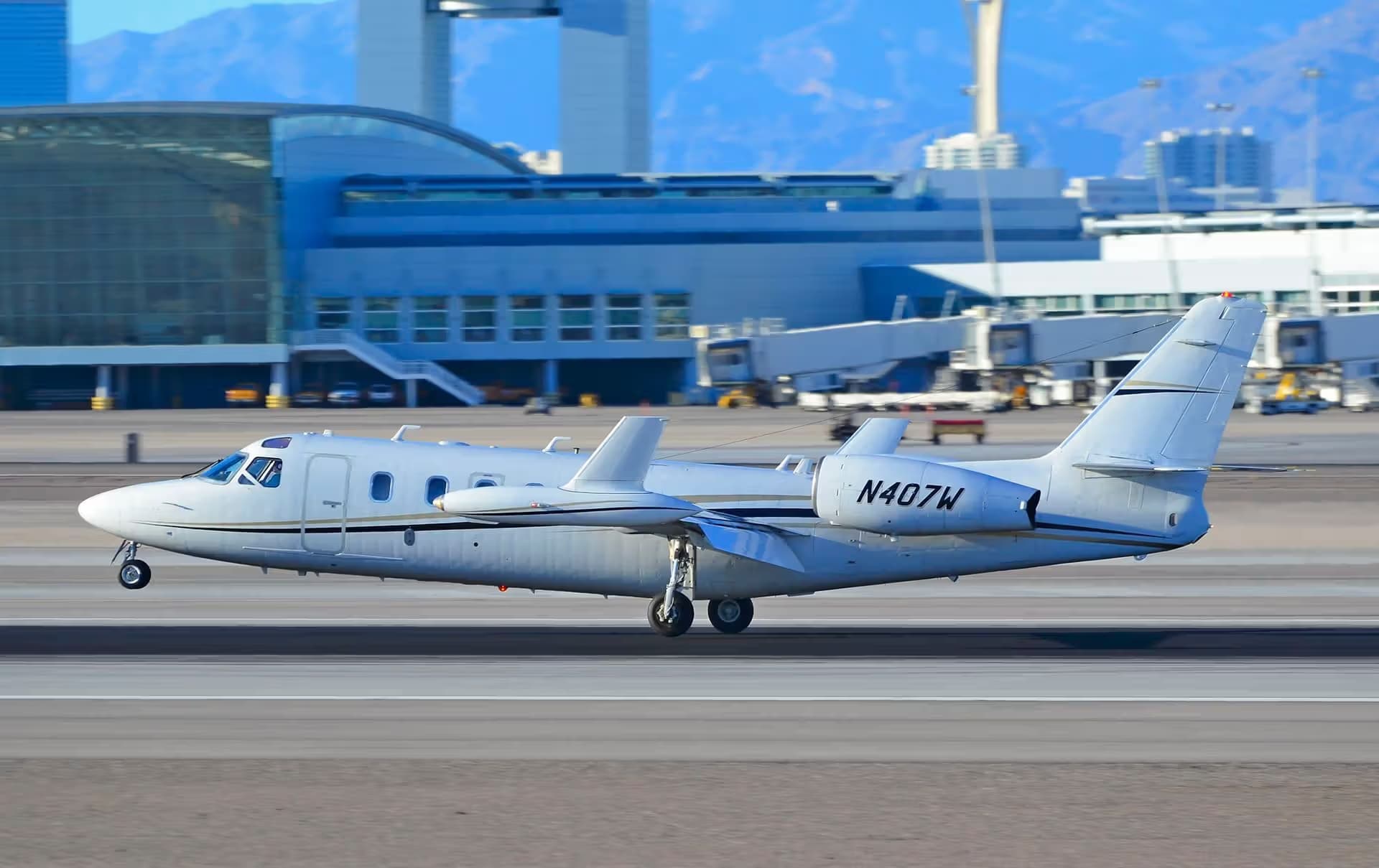 N407W — Business jet