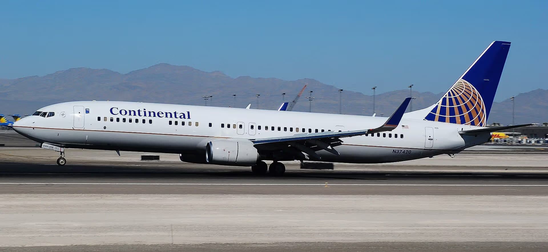 N37420 — Boeing