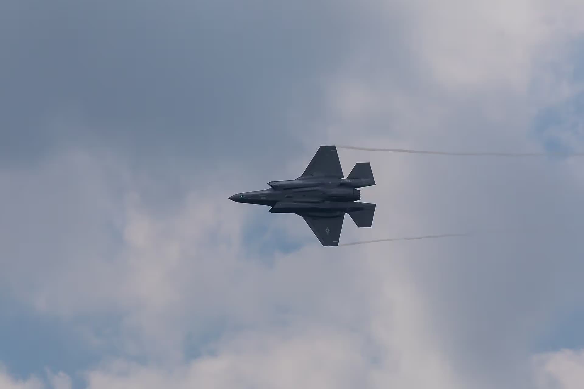 Unidentified — Aircraft