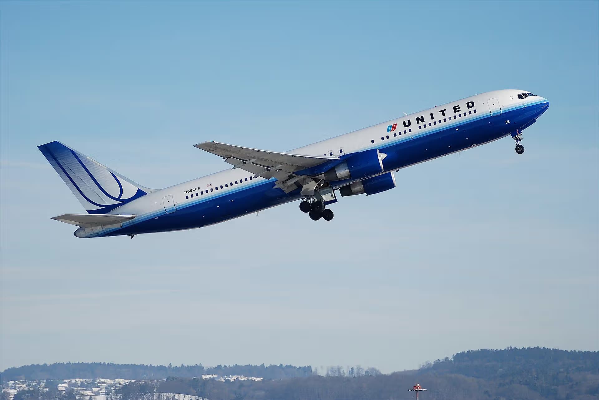 N662UA — Boeing