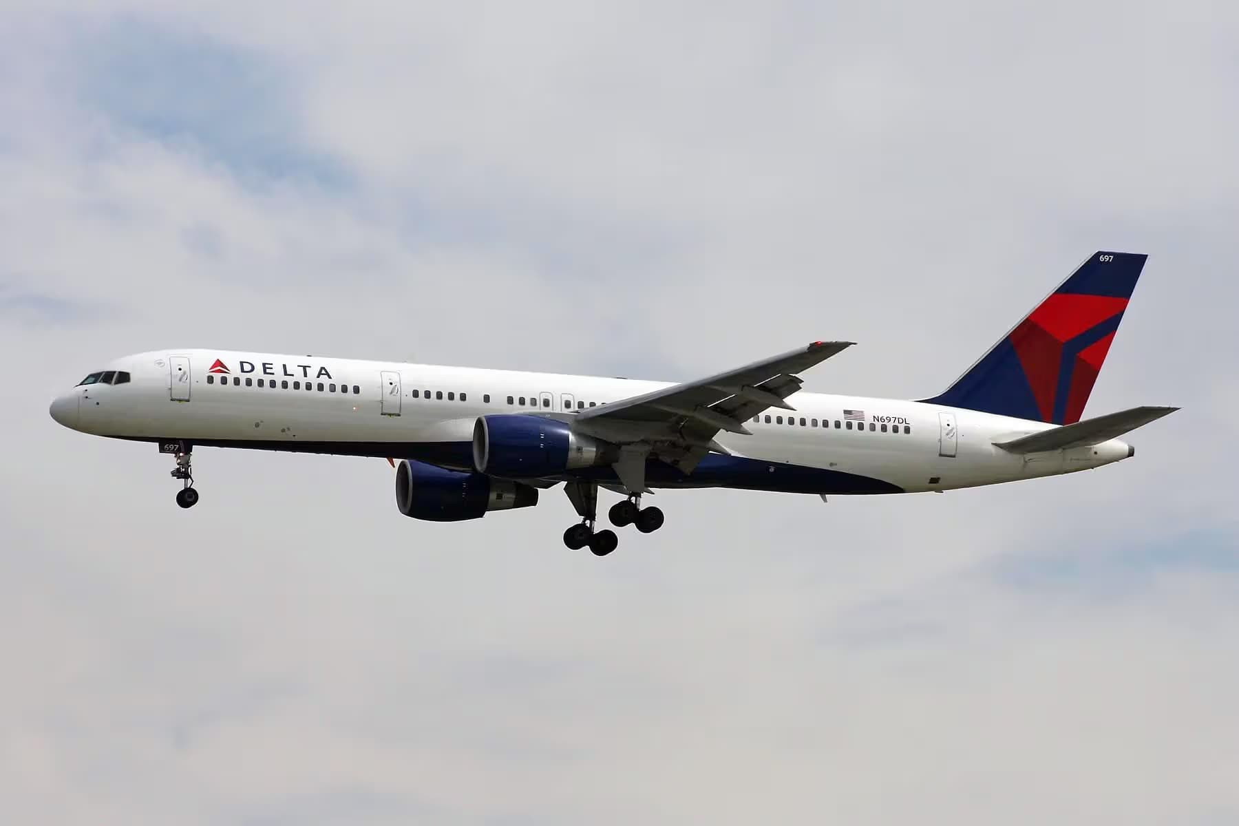 N697DL — Boeing