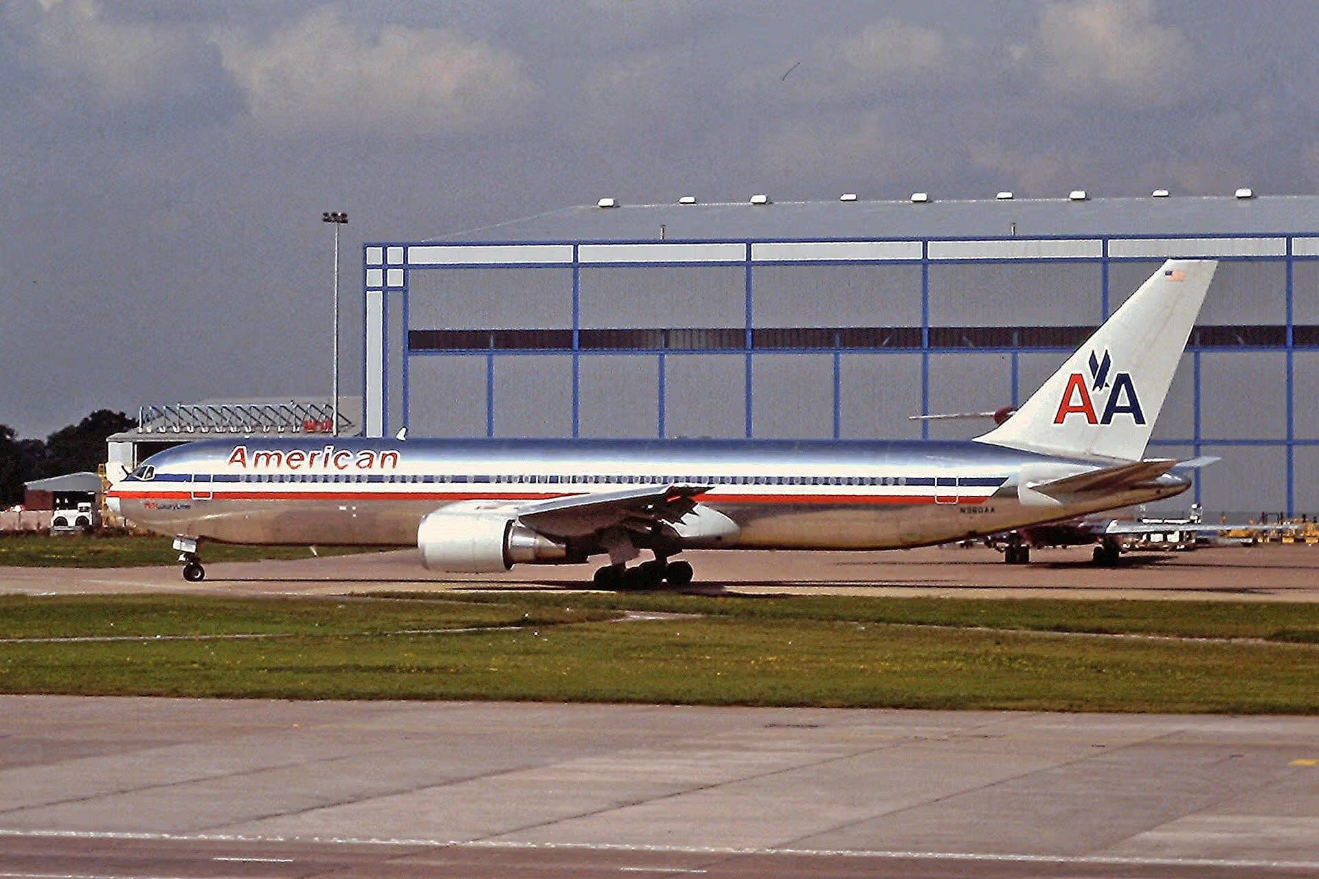 N360AA — Twin-engine aircraft