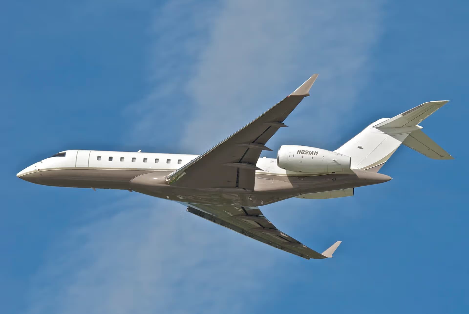 N821AM — Bombardier