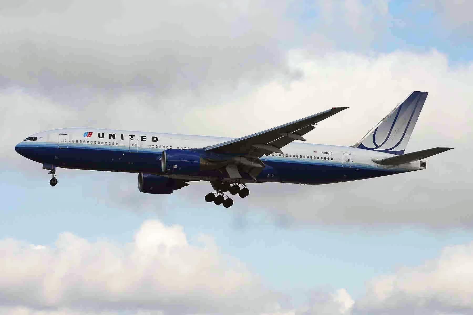 N785UA — Boeing