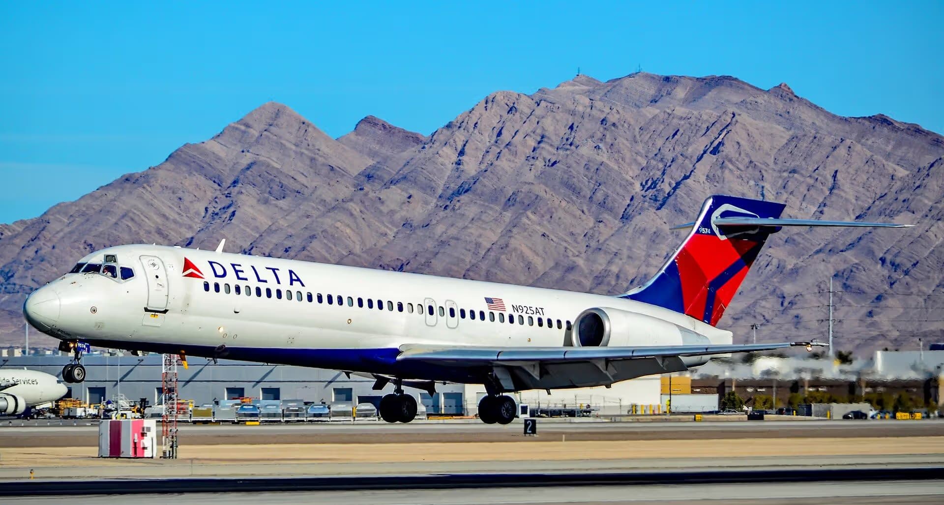N925AT — Boeing