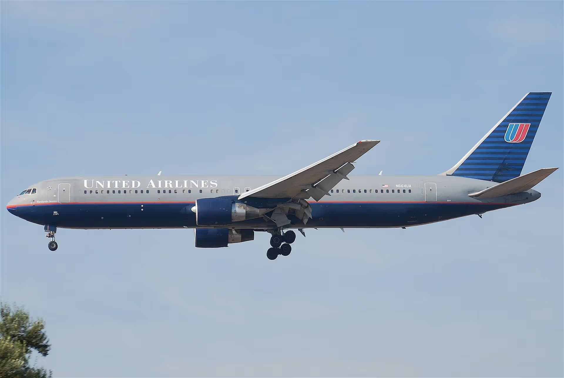 N664UA — Boeing