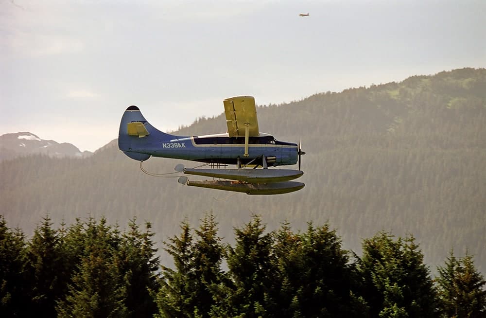 N338AK — De Havilland