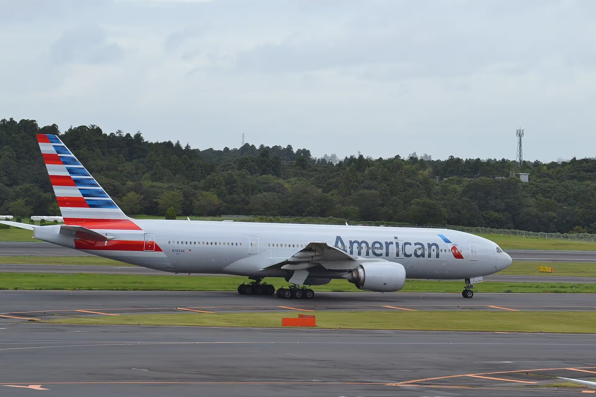 N785AN — Twin-engine aircraft