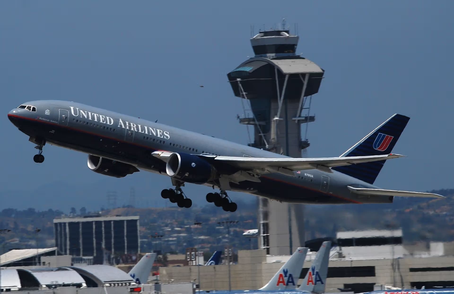 N781UA — Boeing
