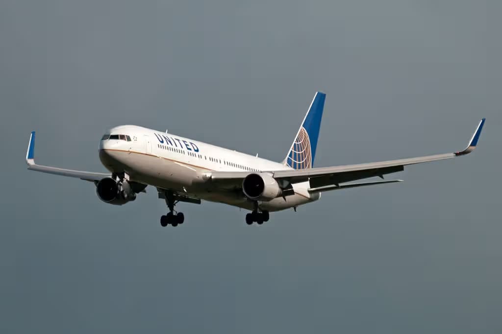 N674UA — Boeing